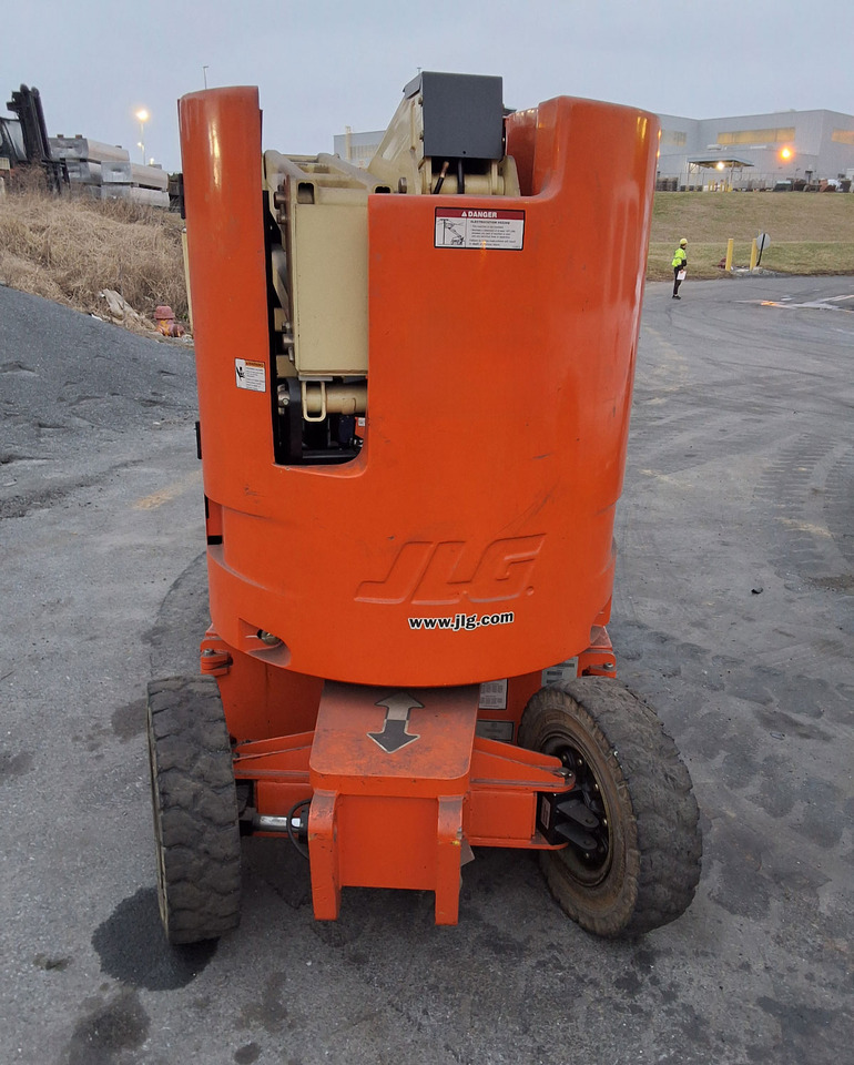 JLG E300AJP - Teleskooppikuormaaja: kuva JLG E300AJP - Teleskooppikuormaaja JLG E300AJP - Teleskooppikuormaaja: kuva JLG E300AJP - Teleskooppikuormaaja
