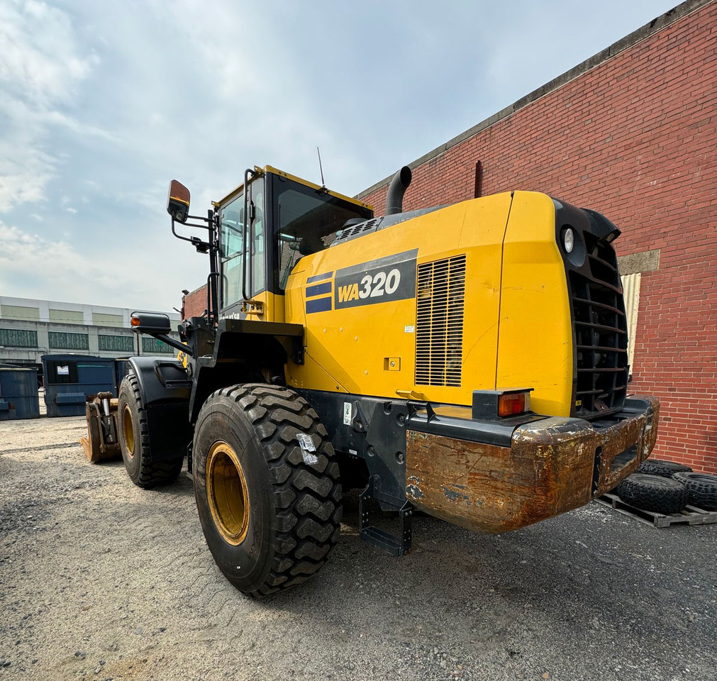 Komatsu WA320-8 - Pyöräkuormaaja: kuva Komatsu WA320-8 - Pyöräkuormaaja Komatsu WA320-8 - Pyöräkuormaaja: kuva Komatsu WA320-8 - Pyöräkuormaaja