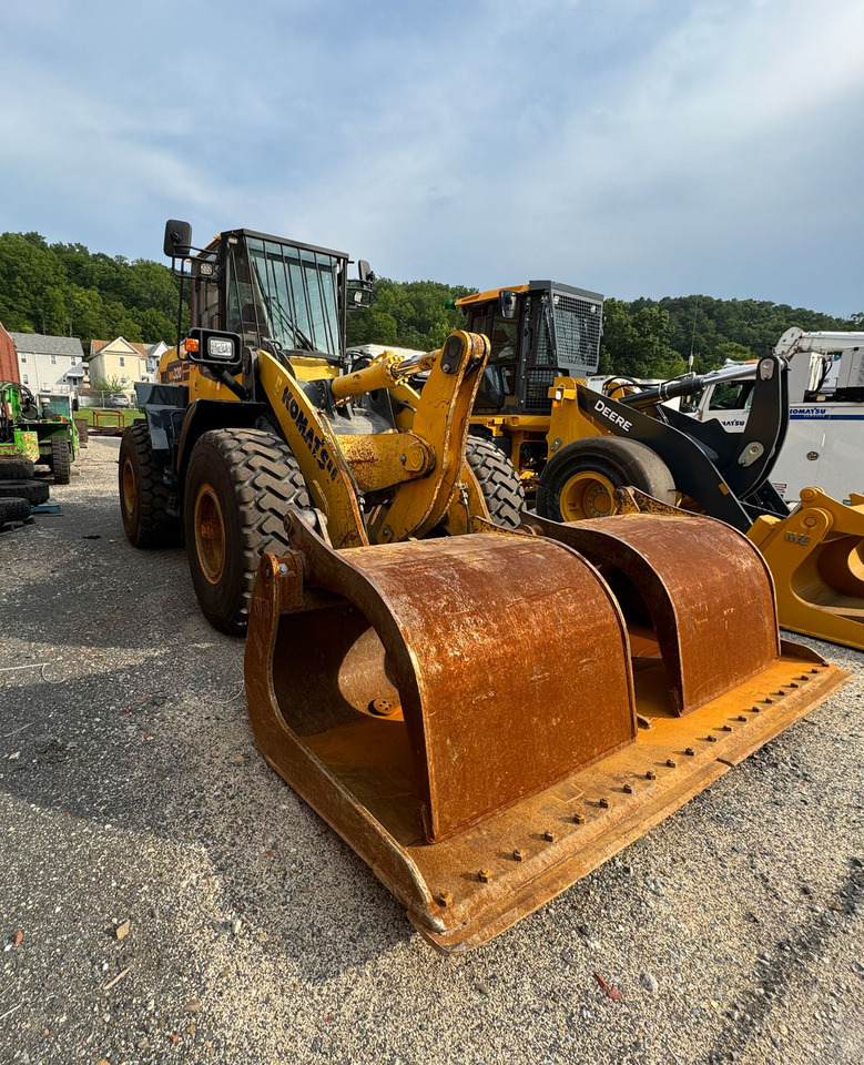 Komatsu WA320-8 - Pyöräkuormaaja: kuva Komatsu WA320-8 - Pyöräkuormaaja Komatsu WA320-8 - Pyöräkuormaaja: kuva Komatsu WA320-8 - Pyöräkuormaaja