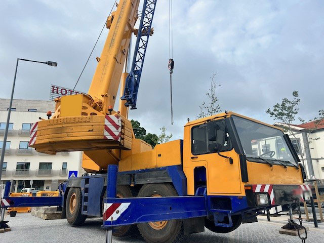 Liebherr LTM 1050-1 - Ajoneuvonosturi: kuva Liebherr LTM 1050-1 - Ajoneuvonosturi Liebherr LTM 1050-1 - Ajoneuvonosturi: kuva Liebherr LTM 1050-1 - Ajoneuvonosturi