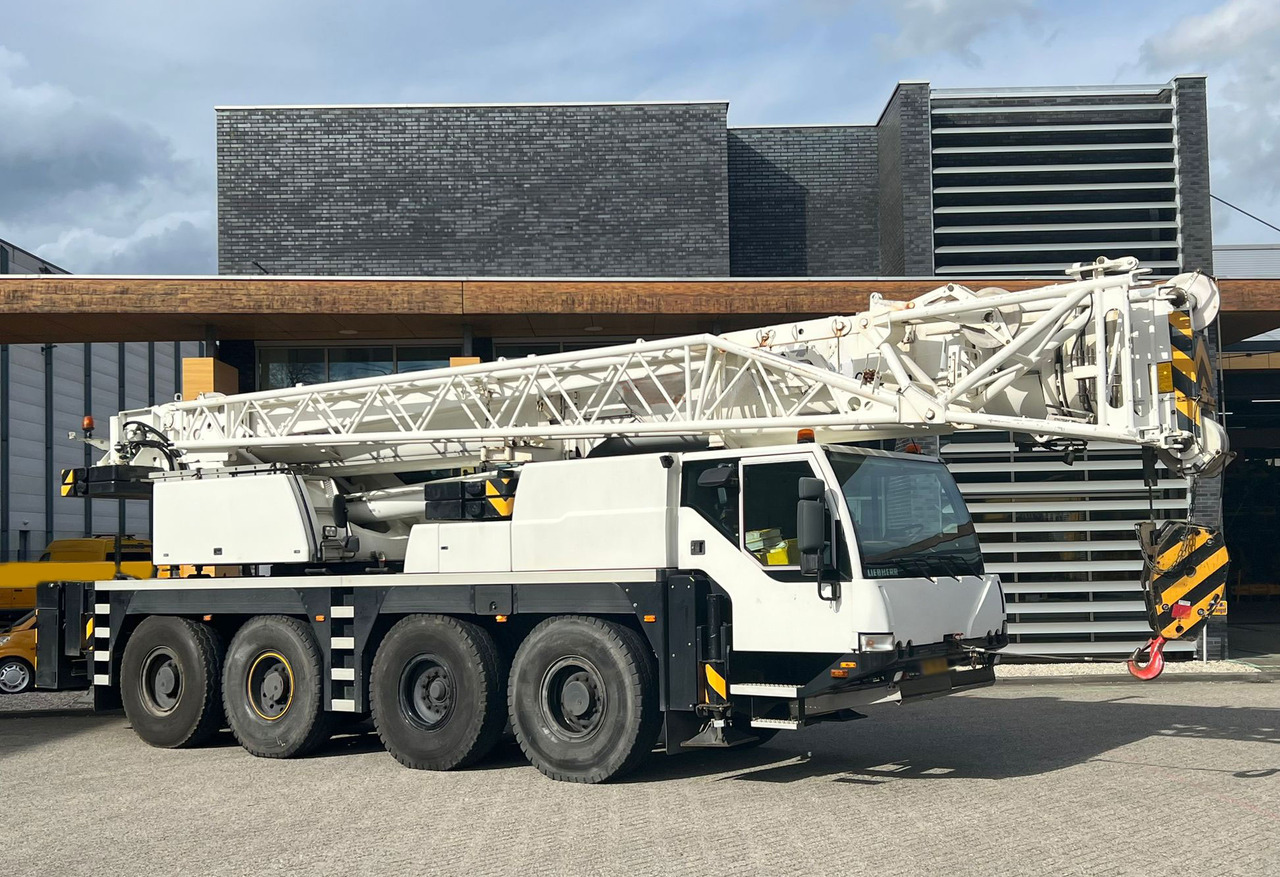 Liebherr LTM 1060-2 - Ajoneuvonosturi: kuva Liebherr LTM 1060-2 - Ajoneuvonosturi Liebherr LTM 1060-2 - Ajoneuvonosturi: kuva Liebherr LTM 1060-2 - Ajoneuvonosturi