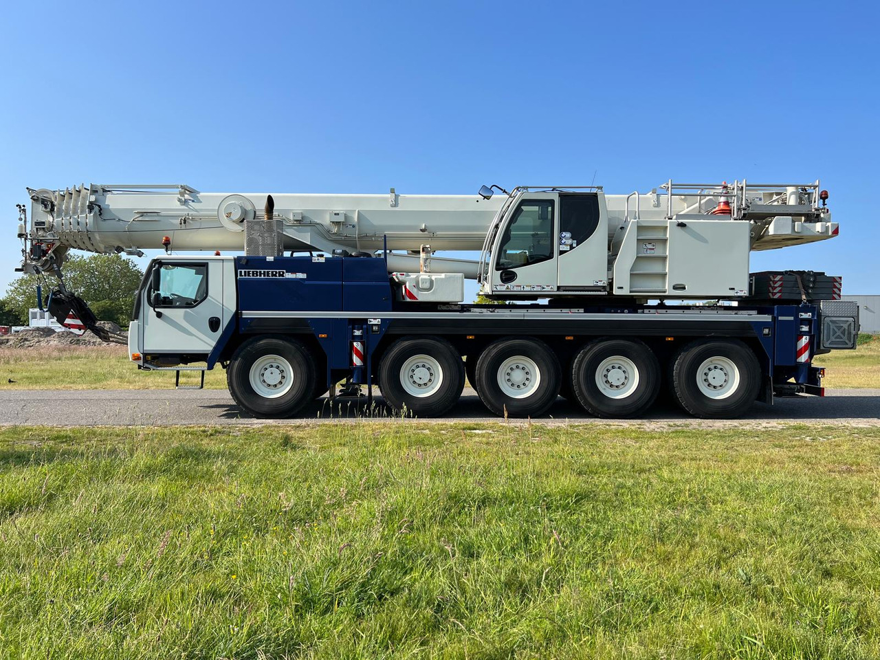 Liebherr LTM 1095-5.1 - Ajoneuvonosturi: kuva Liebherr LTM 1095-5.1 - Ajoneuvonosturi Liebherr LTM 1095-5.1 - Ajoneuvonosturi: kuva Liebherr LTM 1095-5.1 - Ajoneuvonosturi