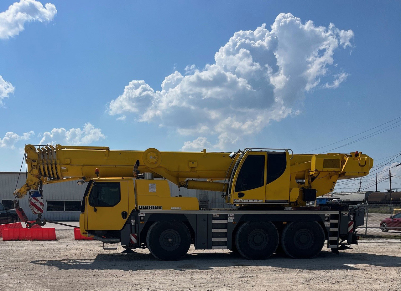 Liebherr LTM1060-3.1 - Ajoneuvonosturi: kuva Liebherr LTM1060-3.1 - Ajoneuvonosturi Liebherr LTM1060-3.1 - Ajoneuvonosturi: kuva Liebherr LTM1060-3.1 - Ajoneuvonosturi