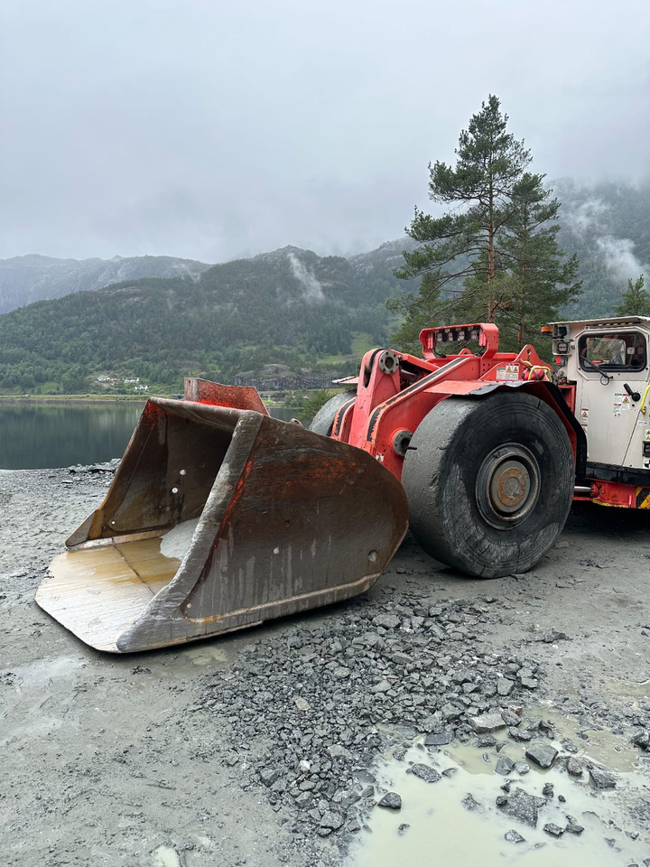 Sandvik LH410 - Kaivostoiminta kone: kuva Sandvik LH410 - Kaivostoiminta kone Sandvik LH410 - Kaivostoiminta kone: kuva Sandvik LH410 - Kaivostoiminta kone