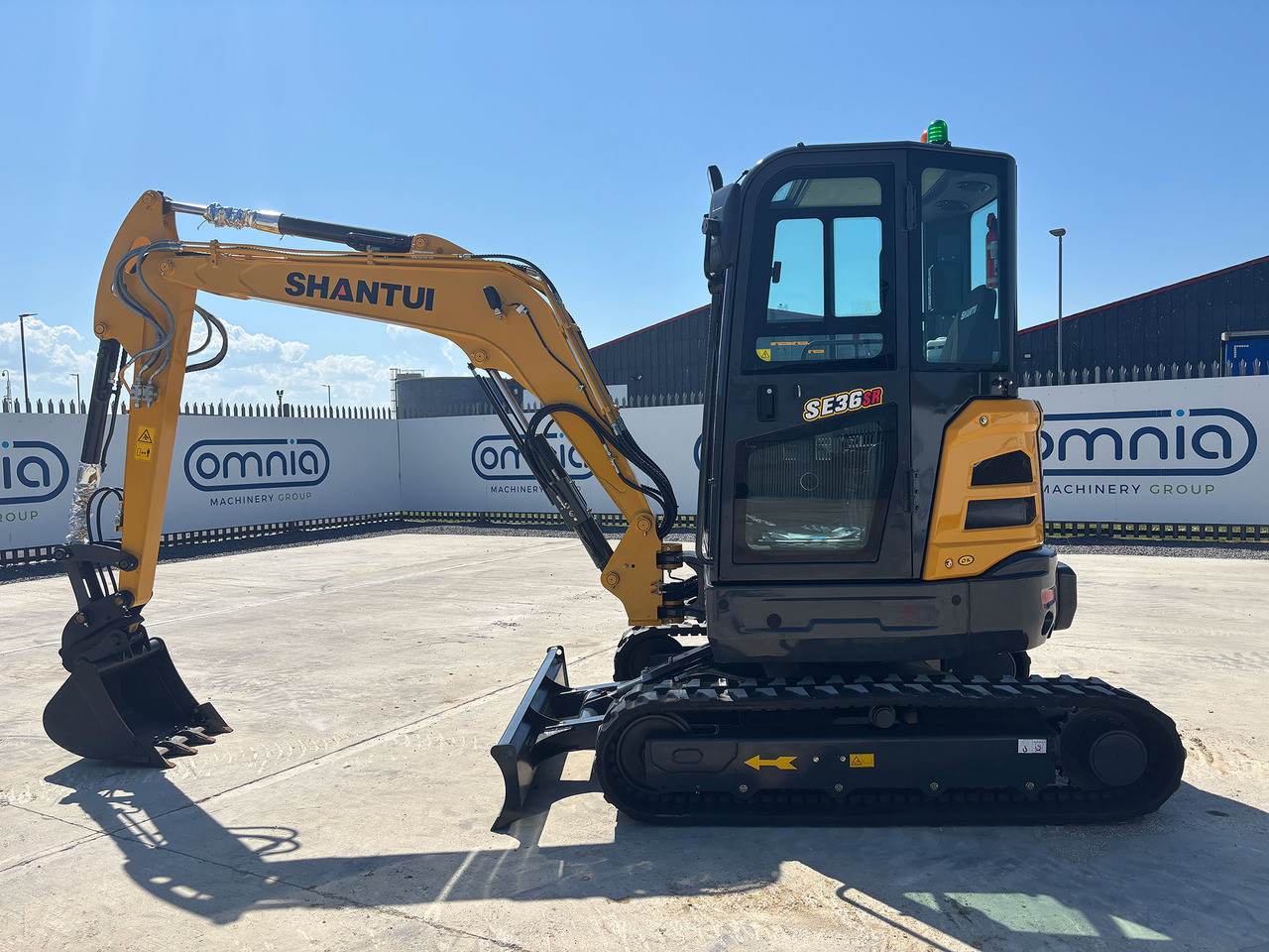 Shantui SE36SR - Minikuormaaja: kuva Shantui SE36SR - Minikuormaaja Shantui SE36SR - Minikuormaaja: kuva Shantui SE36SR - Minikuormaaja