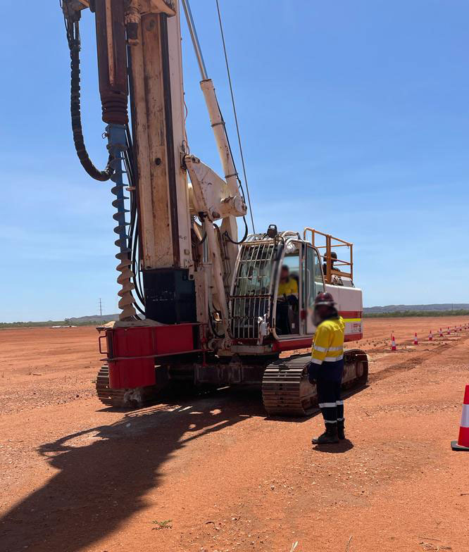Soilmec SR-30 - Paalujuntta: kuva Soilmec SR-30 - Paalujuntta Soilmec SR-30 - Paalujuntta: kuva Soilmec SR-30 - Paalujuntta