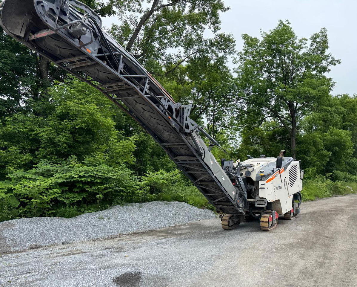 Wirtgen W 120 CFI - Asfalttijyrsimen: kuva Wirtgen W 120 CFI - Asfalttijyrsimen Wirtgen W 120 CFI - Asfalttijyrsimen: kuva Wirtgen W 120 CFI - Asfalttijyrsimen