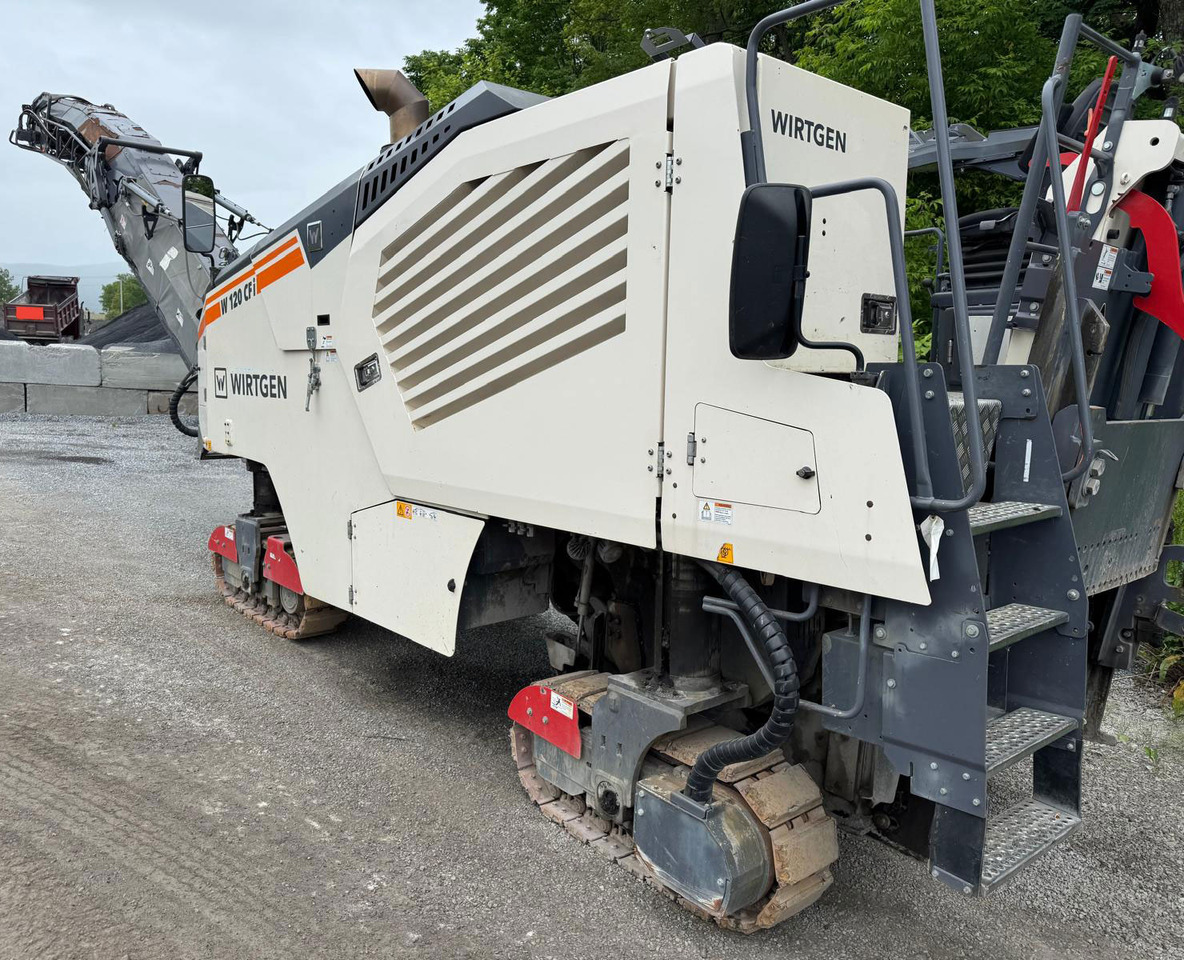 Wirtgen W 120 CFI - Asfalttijyrsimen: kuva Wirtgen W 120 CFI - Asfalttijyrsimen Wirtgen W 120 CFI - Asfalttijyrsimen: kuva Wirtgen W 120 CFI - Asfalttijyrsimen