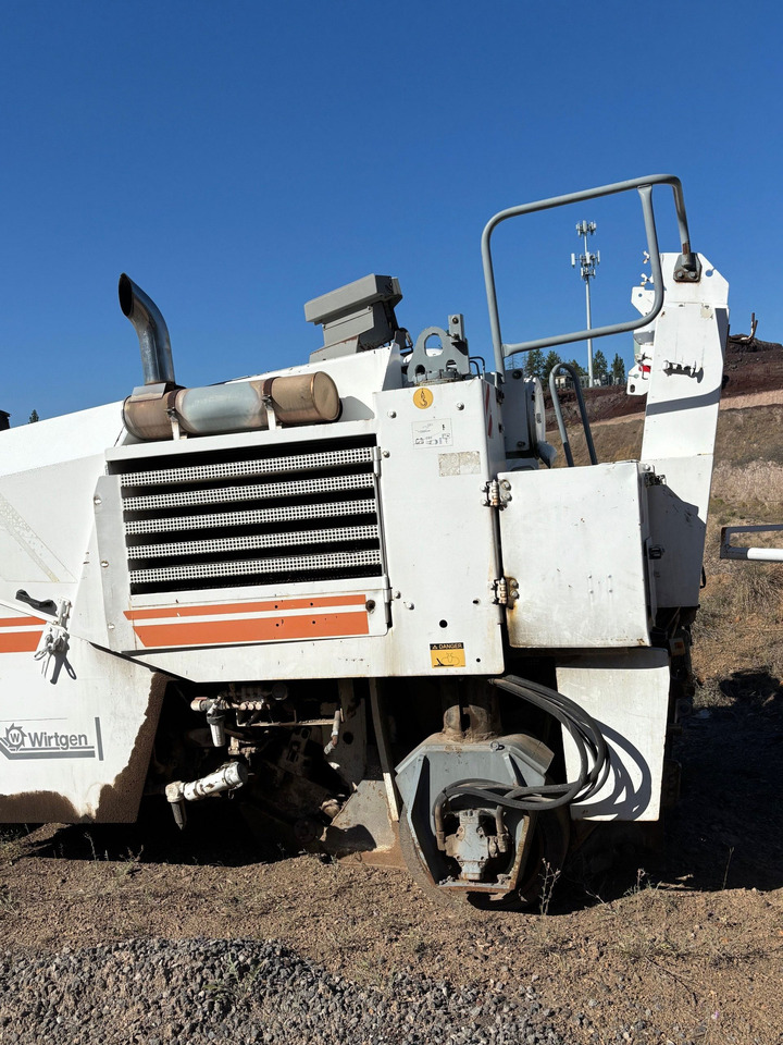 Wirtgen W 1200 F - Asfalttijyrsimen: kuva Wirtgen W 1200 F - Asfalttijyrsimen Wirtgen W 1200 F - Asfalttijyrsimen: kuva Wirtgen W 1200 F - Asfalttijyrsimen