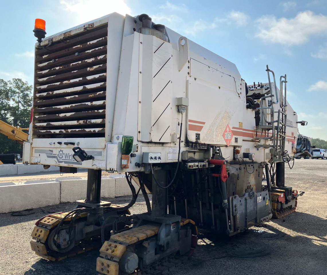 Wirtgen W 2000 - Asfalttijyrsimen: kuva Wirtgen W 2000 - Asfalttijyrsimen Wirtgen W 2000 - Asfalttijyrsimen: kuva Wirtgen W 2000 - Asfalttijyrsimen