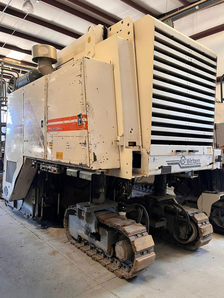 Wirtgen W 2000 - Asfalttijyrsimen: kuva Wirtgen W 2000 - Asfalttijyrsimen Wirtgen W 2000 - Asfalttijyrsimen: kuva Wirtgen W 2000 - Asfalttijyrsimen