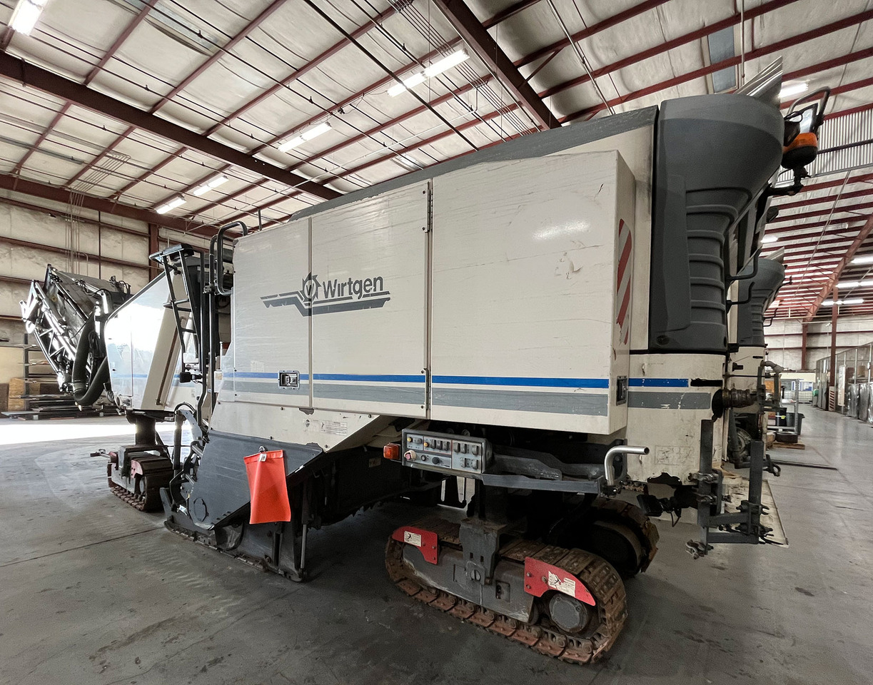 Wirtgen W 210 i - Asfalttijyrsimen: kuva Wirtgen W 210 i - Asfalttijyrsimen Wirtgen W 210 i - Asfalttijyrsimen: kuva Wirtgen W 210 i - Asfalttijyrsimen