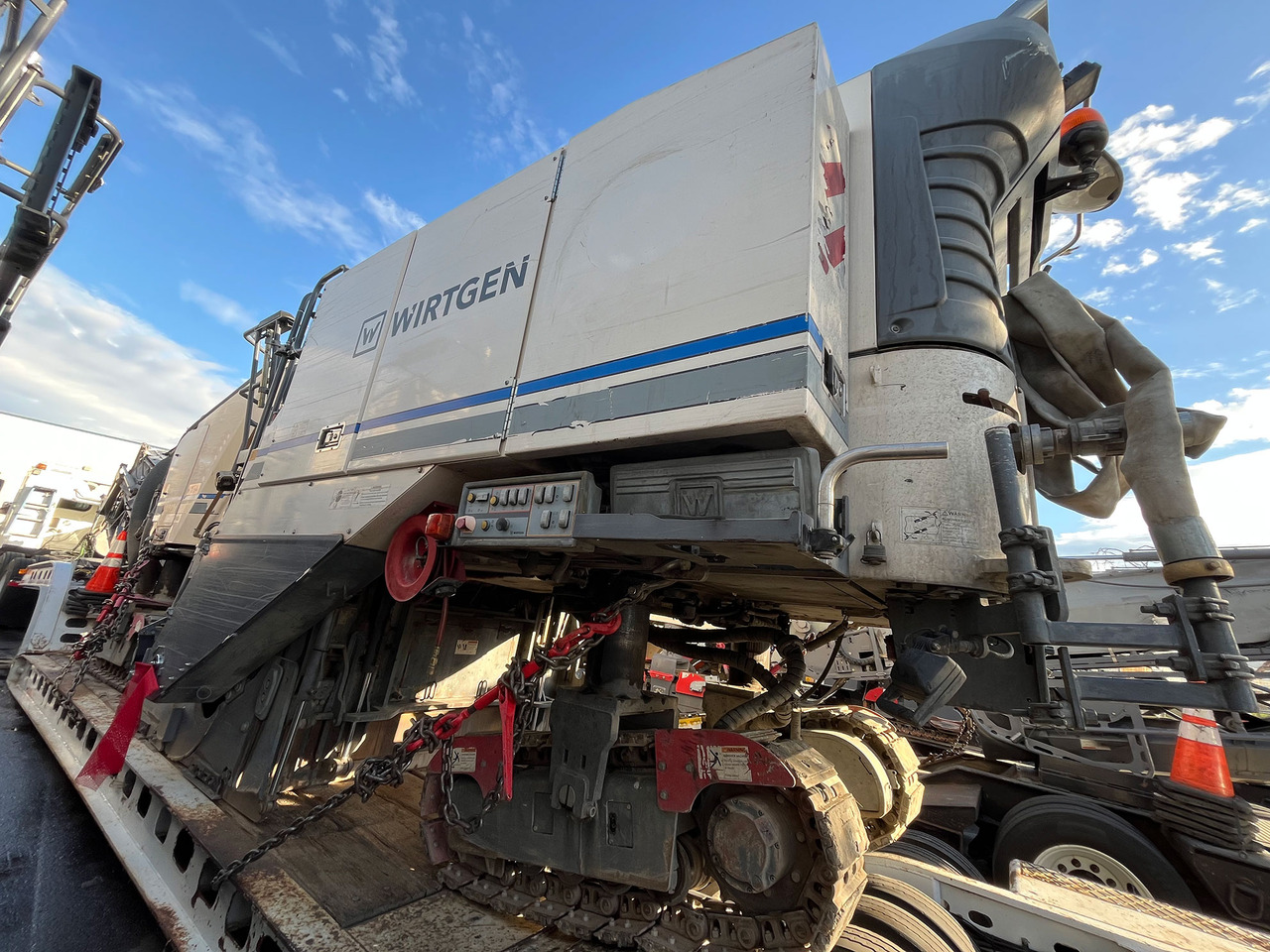 Wirtgen W 210 i - Asfalttijyrsimen: kuva Wirtgen W 210 i - Asfalttijyrsimen Wirtgen W 210 i - Asfalttijyrsimen: kuva Wirtgen W 210 i - Asfalttijyrsimen