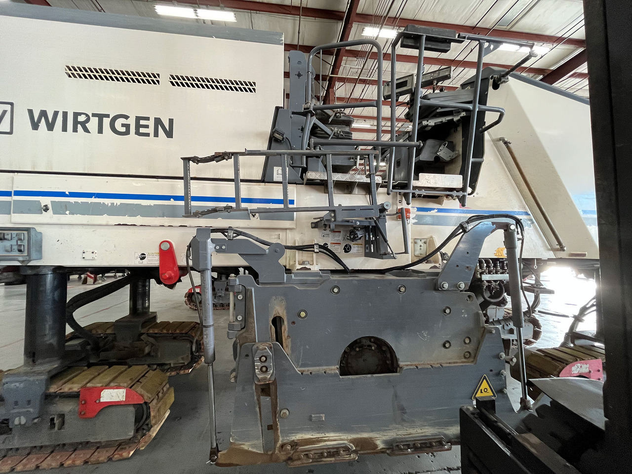 Wirtgen W 210 i - Asfalttijyrsimen: kuva Wirtgen W 210 i - Asfalttijyrsimen Wirtgen W 210 i - Asfalttijyrsimen: kuva Wirtgen W 210 i - Asfalttijyrsimen