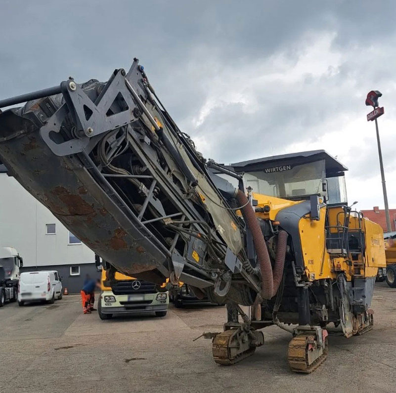 Wirtgen W 210 i - Asfalttijyrsimen: kuva Wirtgen W 210 i - Asfalttijyrsimen Wirtgen W 210 i - Asfalttijyrsimen: kuva Wirtgen W 210 i - Asfalttijyrsimen