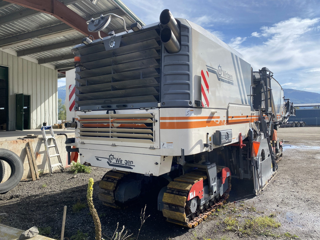 Wirtgen W 220 - Asfalttijyrsimen: kuva Wirtgen W 220 - Asfalttijyrsimen Wirtgen W 220 - Asfalttijyrsimen: kuva Wirtgen W 220 - Asfalttijyrsimen