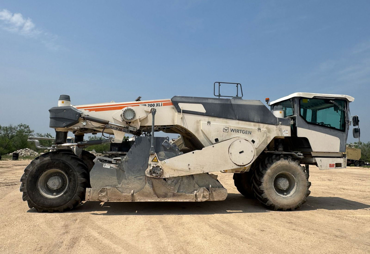 Wirtgen WR 200 XLI - Stabilointikone: kuva Wirtgen WR 200 XLI - Stabilointikone Wirtgen WR 200 XLI - Stabilointikone: kuva Wirtgen WR 200 XLI - Stabilointikone