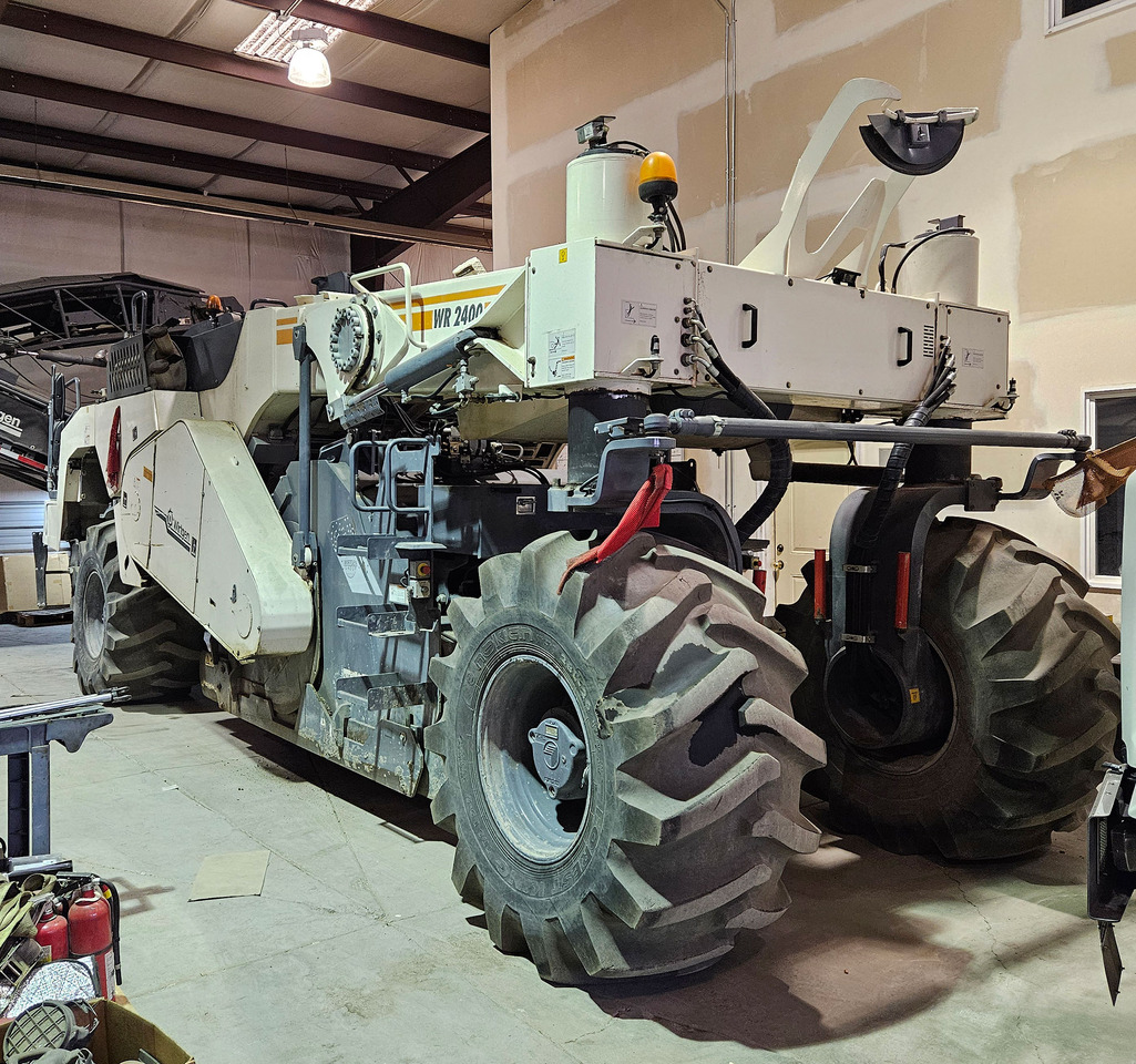 Wirtgen WR 2400 - Stabilointikone: kuva Wirtgen WR 2400 - Stabilointikone Wirtgen WR 2400 - Stabilointikone: kuva Wirtgen WR 2400 - Stabilointikone