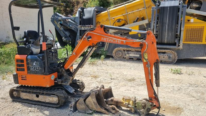 Hitachi ZAXIS 19 - Minikuormaaja: kuva Hitachi ZAXIS 19 - Minikuormaaja Hitachi ZAXIS 19 - Minikuormaaja: kuva Hitachi ZAXIS 19 - Minikuormaaja