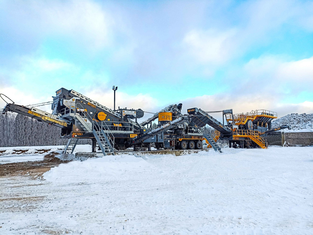 FABO Mobile crusher - Mobiilimurskain: kuva FABO Mobile crusher - Mobiilimurskain FABO Mobile crusher - Mobiilimurskain: kuva FABO Mobile crusher - Mobiilimurskain