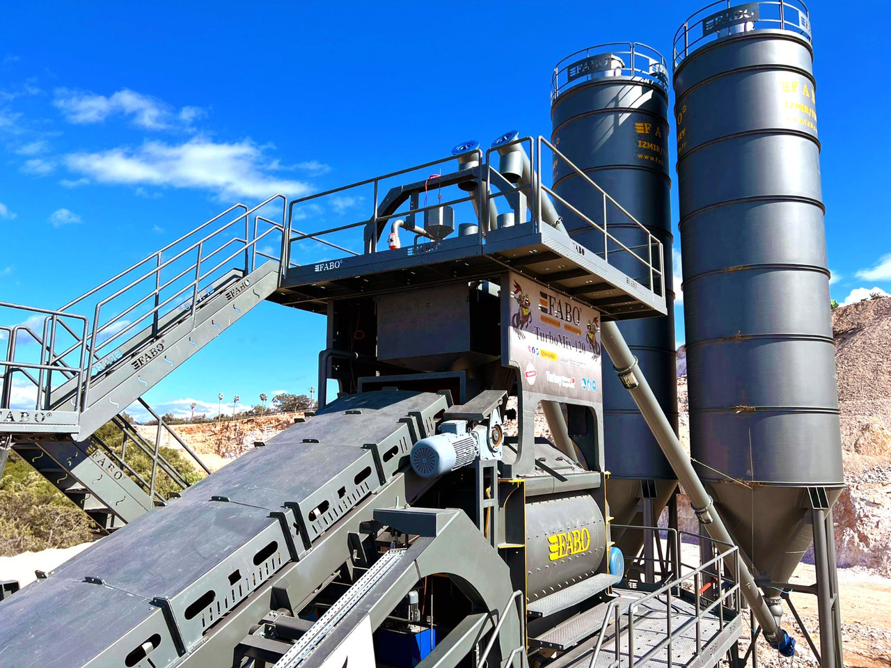 FABO mobile concrete batching plant - Betoniasema: kuva FABO mobile concrete batching plant - Betoniasema FABO mobile concrete batching plant - Betoniasema: kuva FABO mobile concrete batching plant - Betoniasema