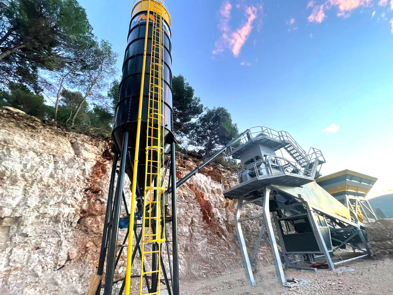 FABO mobile concrete batching plant - Betoniasema: kuva FABO mobile concrete batching plant - Betoniasema FABO mobile concrete batching plant - Betoniasema: kuva FABO mobile concrete batching plant - Betoniasema