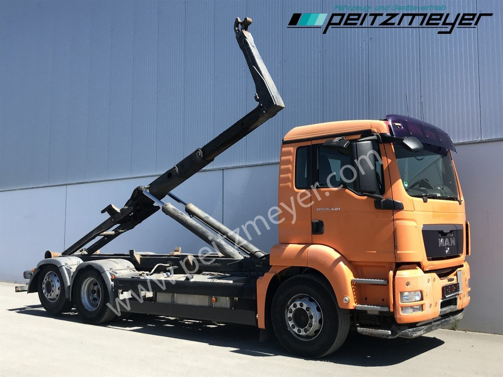MAN TGS 26.440 BL6x2 Meiller RK 2070 mit Lenkachse - Koukkulava kuorma-auto: kuva MAN TGS 26.440 BL6x2 Meiller RK 2070 mit Lenkachse - Koukkulava kuorma-auto MAN TGS 26.440 BL6x2 Meiller RK 2070 mit Lenkachse - Koukkulava kuorma-auto: kuva MAN TGS 26.440 BL6x2 Meiller RK 2070 mit Lenkachse - Koukkulava kuorma-auto