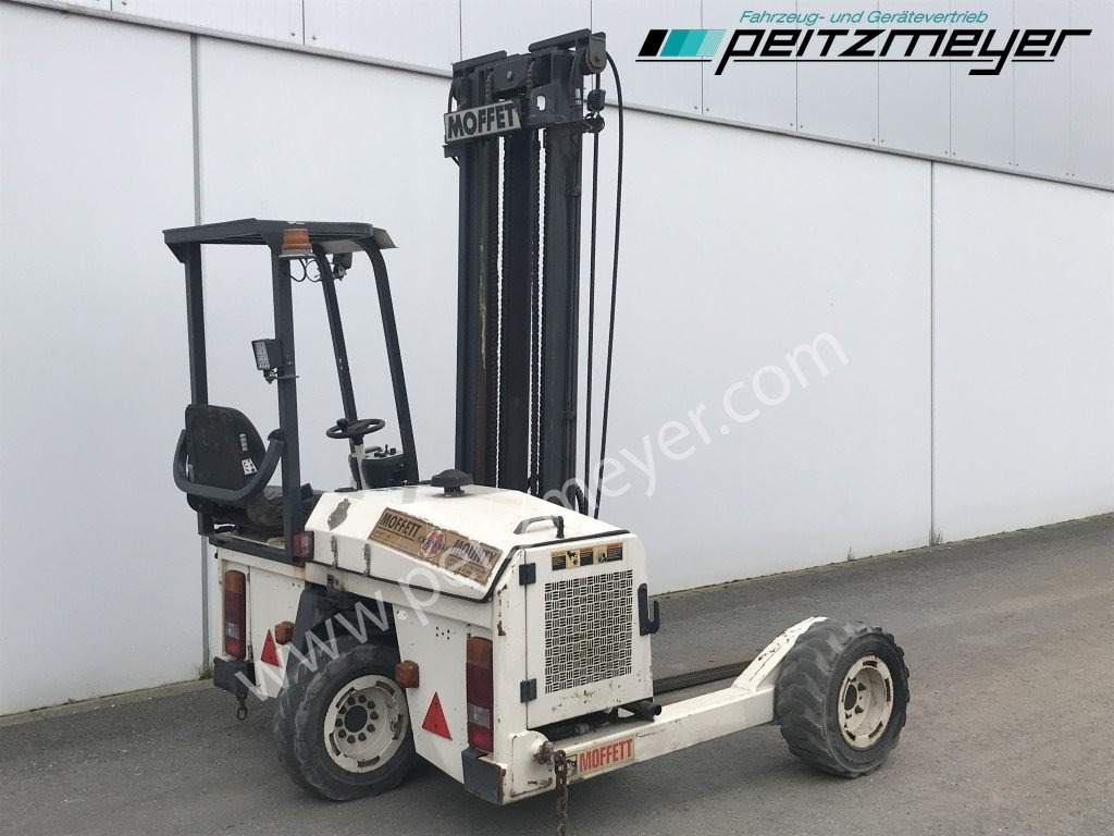 Moffett Mitnahmestapler M 2003 STM Allrad - Ajoneuvotrukki: kuva Moffett Mitnahmestapler M 2003 STM Allrad - Ajoneuvotrukki Moffett Mitnahmestapler M 2003 STM Allrad - Ajoneuvotrukki: kuva Moffett Mitnahmestapler M 2003 STM Allrad - Ajoneuvotrukki