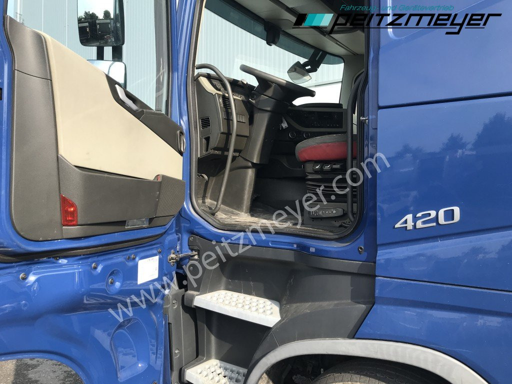 Vetopöytäauto VOLVO FH 420 Lowliner Mega: kuva Vetopöytäauto VOLVO FH 420 Lowliner Mega