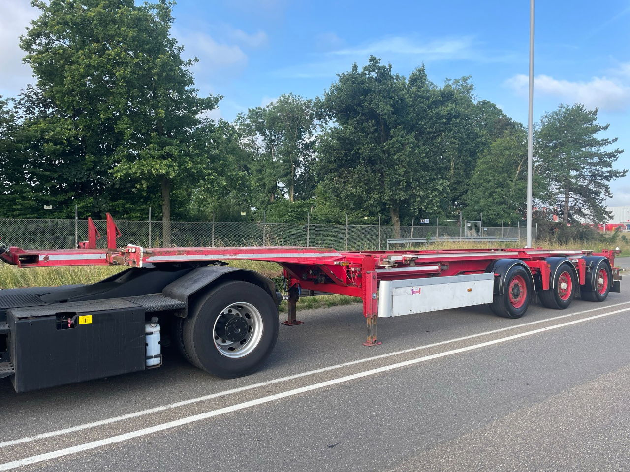 Renders ROC 16.27 CC X steering / Disc brakes /Lifring axle 20-30-40-45 FT HC - Konttialus/ Vaihtokuormatilat puoliperävaunu: kuva Renders ROC 16.27 CC X steering / Disc brakes /Lifring axle 20-30-40-45 FT HC - Konttialus/ Vaihtokuormatilat puoliperävaunu Renders ROC 16.27 CC X steering / Disc brakes /Lifring axle 20-30-40-45 FT HC - Konttialus/ Vaihtokuormatilat puoliperävaunu: kuva Renders ROC 16.27 CC X steering / Disc brakes /Lifring axle 20-30-40-45 FT HC - Konttialus/ Vaihtokuormatilat puoliperävaunu