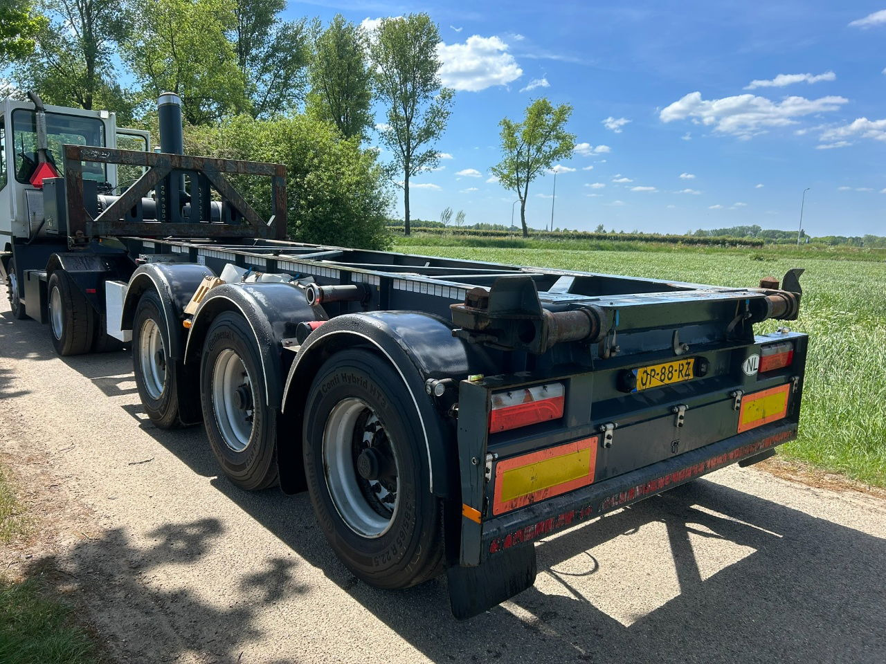 Van Hool 20 ft tipping / elect. 24 v / Tuf 3-2026 / Tyres 70 / Only 49500 km / t - Konttialus/ Vaihtokuormatilat puoliperävaunu: kuva Van Hool 20 ft tipping / elect. 24 v / Tuf 3-2026 / Tyres 70 / Only 49500 km / t - Konttialus/ Vaihtokuormatilat puoliperävaunu Van Hool 20 ft tipping / elect. 24 v / Tuf 3-2026 / Tyres 70 / Only 49500 km / t - Konttialus/ Vaihtokuormatilat puoliperävaunu: kuva Van Hool 20 ft tipping / elect. 24 v / Tuf 3-2026 / Tyres 70 / Only 49500 km / t - Konttialus/ Vaihtokuormatilat puoliperävaunu