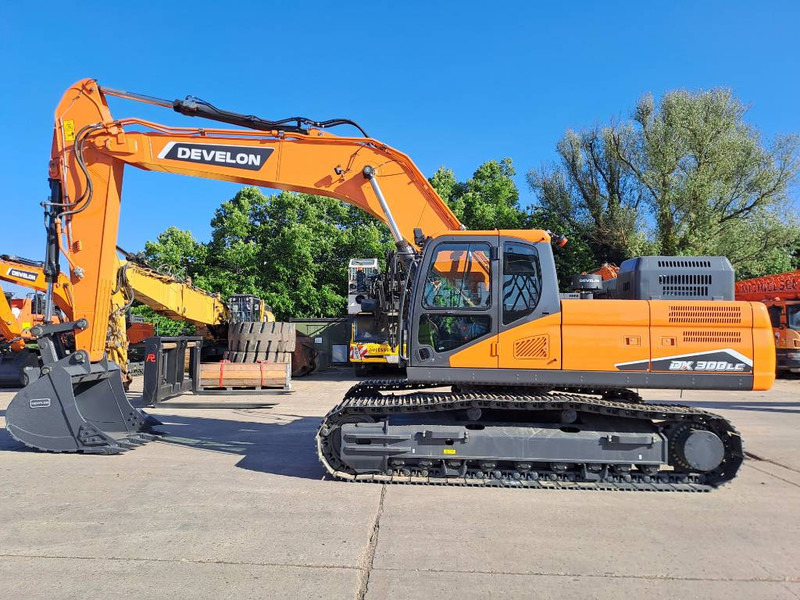 Doosan DX300LC-7M - Telakaivukone: kuva Doosan DX300LC-7M - Telakaivukone Doosan DX300LC-7M - Telakaivukone: kuva Doosan DX300LC-7M - Telakaivukone