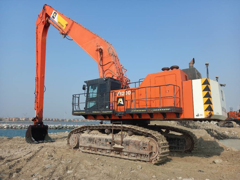 Hitachi EX 1200-6 Longreach 28m (Abu Dhabi) - Kaivuri: kuva Hitachi EX 1200-6 Longreach 28m (Abu Dhabi) - Kaivuri Hitachi EX 1200-6 Longreach 28m (Abu Dhabi) - Kaivuri: kuva Hitachi EX 1200-6 Longreach 28m (Abu Dhabi) - Kaivuri