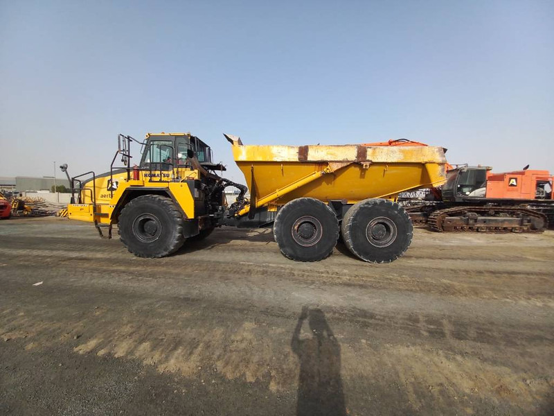 Komatsu HM400-3R (4 pcs available in Abu Dhabi) - Nivelkippiauto: kuva Komatsu HM400-3R (4 pcs available in Abu Dhabi) - Nivelkippiauto Komatsu HM400-3R (4 pcs available in Abu Dhabi) - Nivelkippiauto: kuva Komatsu HM400-3R (4 pcs available in Abu Dhabi) - Nivelkippiauto