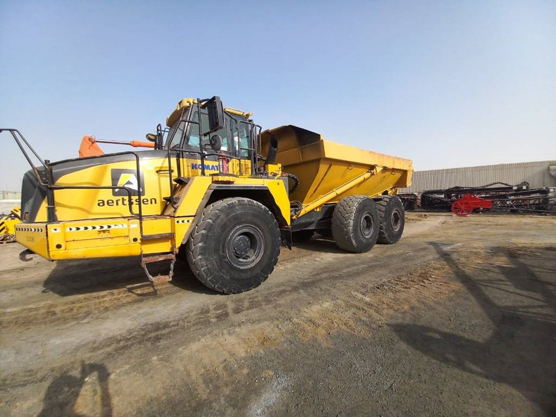 Komatsu HM400-3R (4 pcs available in Abu Dhabi) - Nivelkippiauto: kuva Komatsu HM400-3R (4 pcs available in Abu Dhabi) - Nivelkippiauto Komatsu HM400-3R (4 pcs available in Abu Dhabi) - Nivelkippiauto: kuva Komatsu HM400-3R (4 pcs available in Abu Dhabi) - Nivelkippiauto