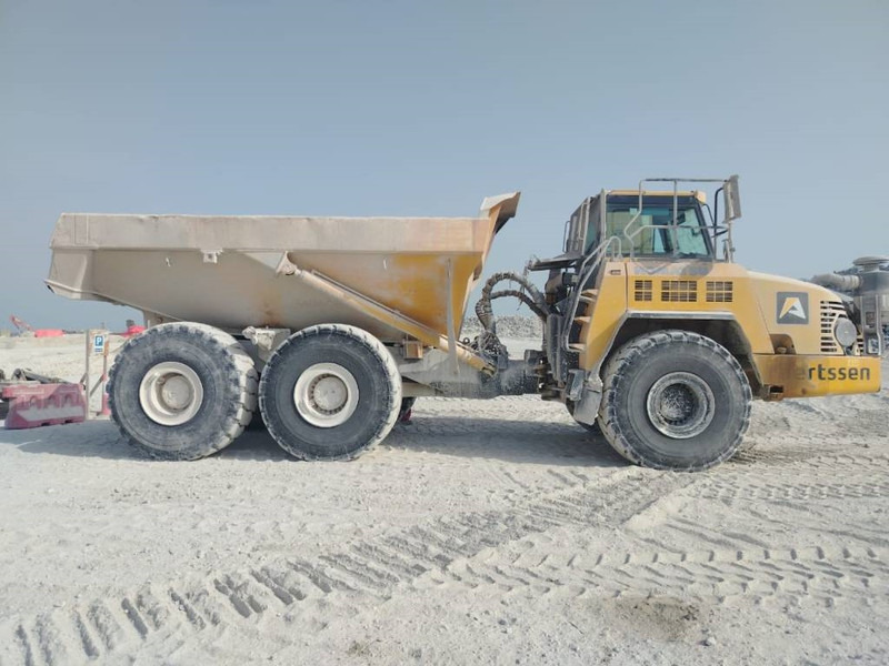 Komatsu HM400-3R (4 pieces available in Abu Dhabi) - Nivelkippiauto: kuva Komatsu HM400-3R (4 pieces available in Abu Dhabi) - Nivelkippiauto Komatsu HM400-3R (4 pieces available in Abu Dhabi) - Nivelkippiauto: kuva Komatsu HM400-3R (4 pieces available in Abu Dhabi) - Nivelkippiauto