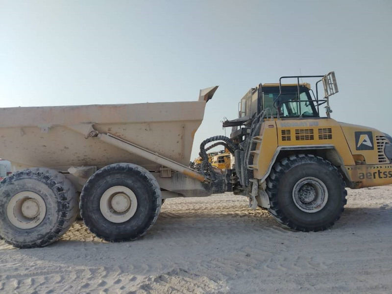 Komatsu HM400-3R (4 pieces available in Abu Dhabi) - Nivelkippiauto: kuva Komatsu HM400-3R (4 pieces available in Abu Dhabi) - Nivelkippiauto Komatsu HM400-3R (4 pieces available in Abu Dhabi) - Nivelkippiauto: kuva Komatsu HM400-3R (4 pieces available in Abu Dhabi) - Nivelkippiauto