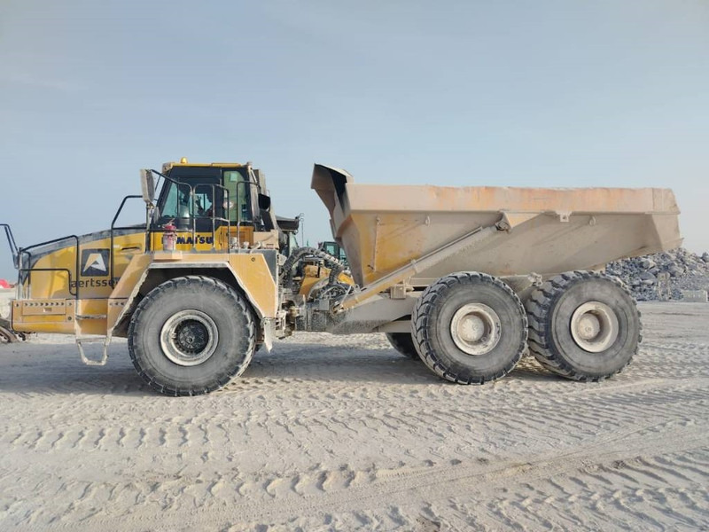 Komatsu HM400-3R (4 pieces available in Abu Dhabi) - Nivelkippiauto: kuva Komatsu HM400-3R (4 pieces available in Abu Dhabi) - Nivelkippiauto Komatsu HM400-3R (4 pieces available in Abu Dhabi) - Nivelkippiauto: kuva Komatsu HM400-3R (4 pieces available in Abu Dhabi) - Nivelkippiauto