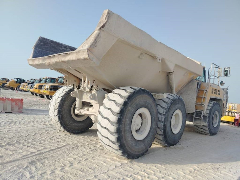 Komatsu HM400-3R (4 pieces available in Abu Dhabi) - Nivelkippiauto: kuva Komatsu HM400-3R (4 pieces available in Abu Dhabi) - Nivelkippiauto Komatsu HM400-3R (4 pieces available in Abu Dhabi) - Nivelkippiauto: kuva Komatsu HM400-3R (4 pieces available in Abu Dhabi) - Nivelkippiauto