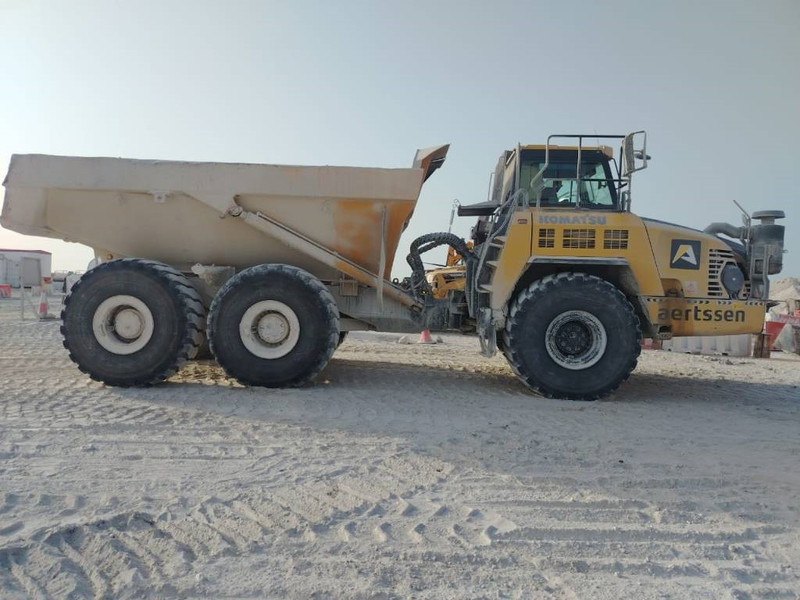 Komatsu HM400-3R (4 pieces available in Abu Dhabi) - Nivelkippiauto: kuva Komatsu HM400-3R (4 pieces available in Abu Dhabi) - Nivelkippiauto Komatsu HM400-3R (4 pieces available in Abu Dhabi) - Nivelkippiauto: kuva Komatsu HM400-3R (4 pieces available in Abu Dhabi) - Nivelkippiauto