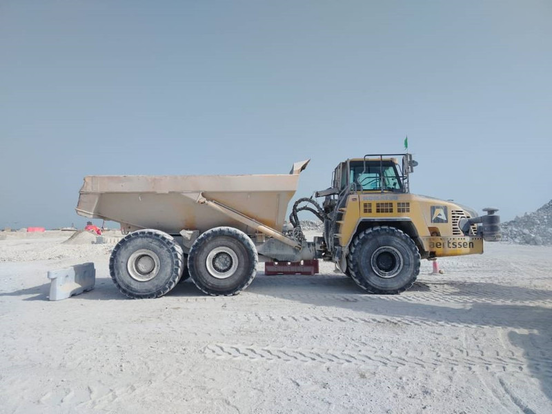 Komatsu HM400-3R (4 pieces available in Abu Dhabi) - Nivelkippiauto: kuva Komatsu HM400-3R (4 pieces available in Abu Dhabi) - Nivelkippiauto Komatsu HM400-3R (4 pieces available in Abu Dhabi) - Nivelkippiauto: kuva Komatsu HM400-3R (4 pieces available in Abu Dhabi) - Nivelkippiauto