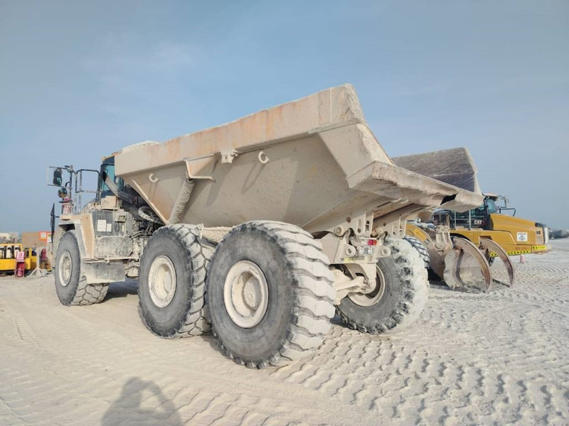 Komatsu HM400-3R (4 pieces available in Abu Dhabi) - Nivelkippiauto: kuva Komatsu HM400-3R (4 pieces available in Abu Dhabi) - Nivelkippiauto Komatsu HM400-3R (4 pieces available in Abu Dhabi) - Nivelkippiauto: kuva Komatsu HM400-3R (4 pieces available in Abu Dhabi) - Nivelkippiauto