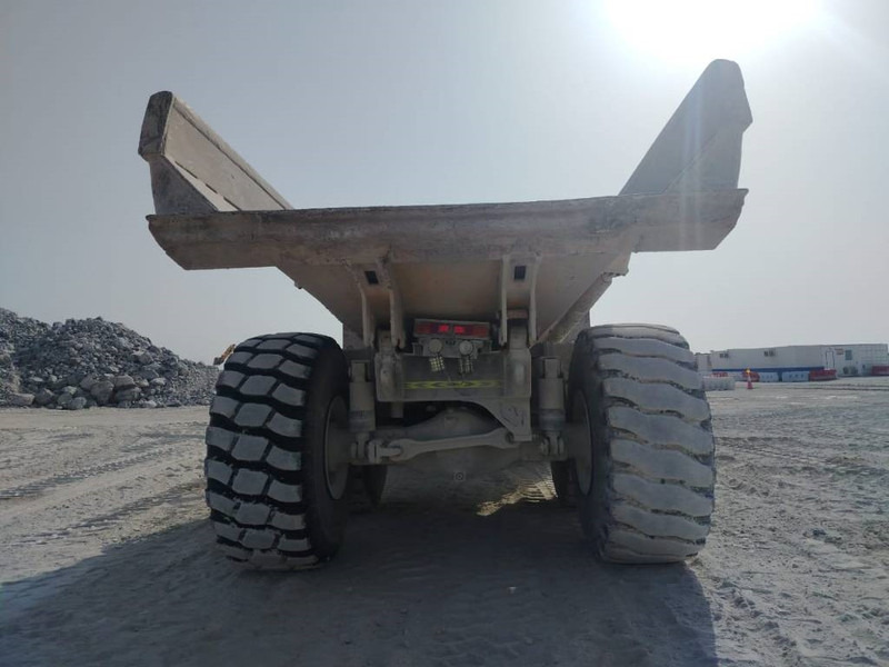 Komatsu HM400-3R (4 pieces available in Abu Dhabi) - Nivelkippiauto: kuva Komatsu HM400-3R (4 pieces available in Abu Dhabi) - Nivelkippiauto Komatsu HM400-3R (4 pieces available in Abu Dhabi) - Nivelkippiauto: kuva Komatsu HM400-3R (4 pieces available in Abu Dhabi) - Nivelkippiauto