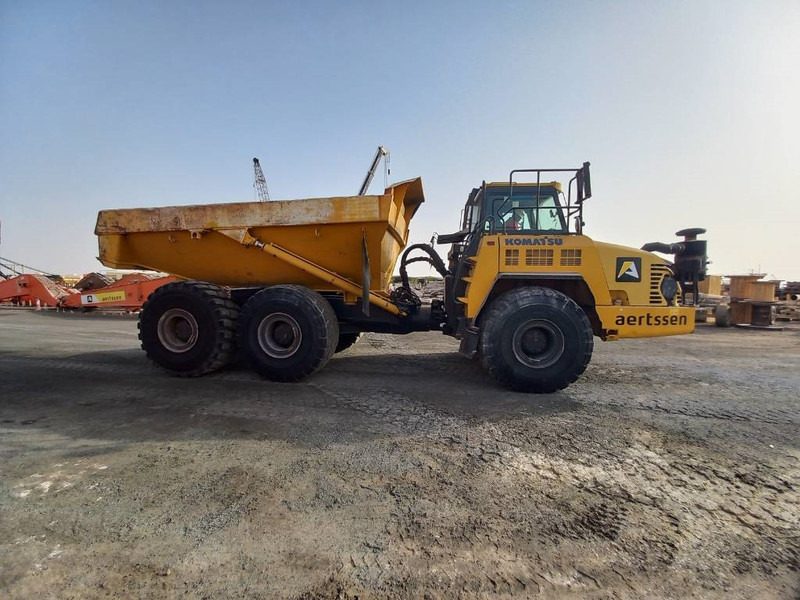 Komatsu HM400-3R (4pcs available in Abu Dhabi) - Nivelkippiauto: kuva Komatsu HM400-3R (4pcs available in Abu Dhabi) - Nivelkippiauto Komatsu HM400-3R (4pcs available in Abu Dhabi) - Nivelkippiauto: kuva Komatsu HM400-3R (4pcs available in Abu Dhabi) - Nivelkippiauto