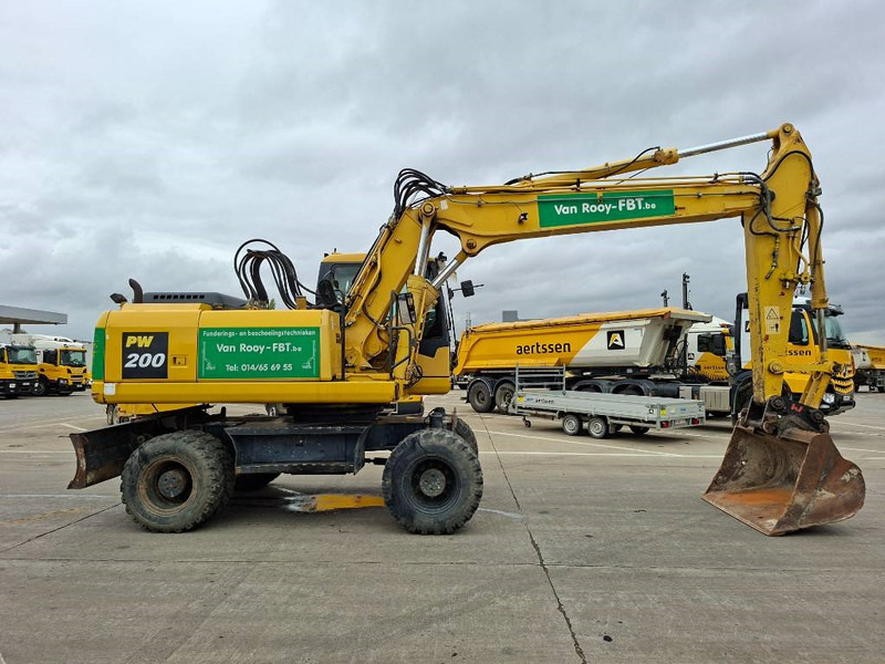 Komatsu PW 200-7H - Pyöräalustainen kaivinkone: kuva Komatsu PW 200-7H - Pyöräalustainen kaivinkone Komatsu PW 200-7H - Pyöräalustainen kaivinkone: kuva Komatsu PW 200-7H - Pyöräalustainen kaivinkone