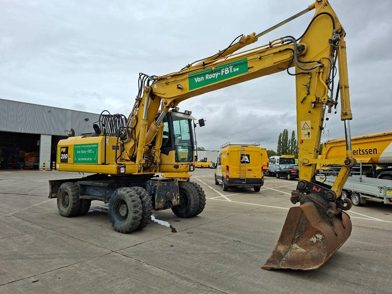 Komatsu PW 200-7H - Pyöräalustainen kaivinkone: kuva Komatsu PW 200-7H - Pyöräalustainen kaivinkone Komatsu PW 200-7H - Pyöräalustainen kaivinkone: kuva Komatsu PW 200-7H - Pyöräalustainen kaivinkone