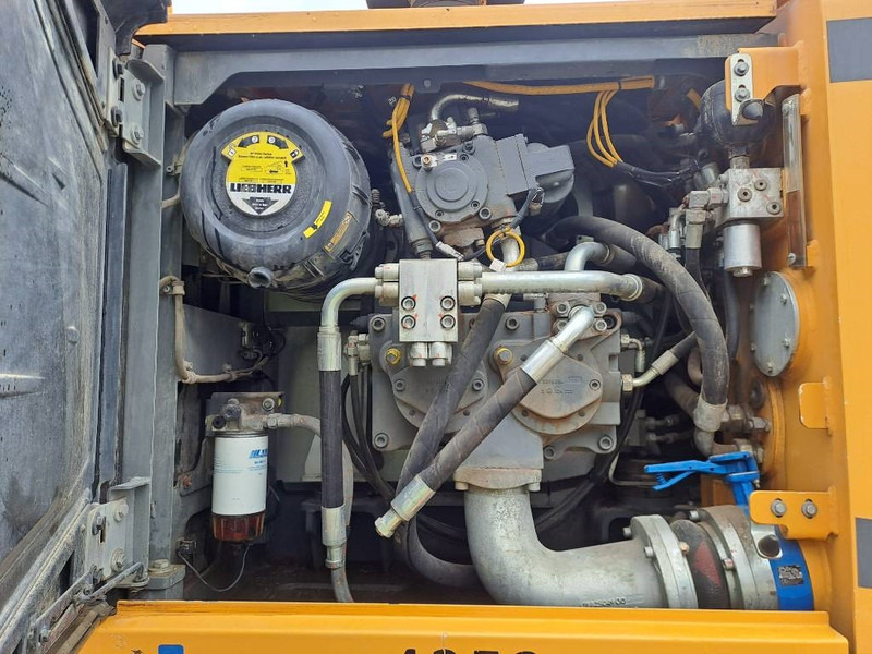 Telakaivukone Liebherr R 946: kuva Telakaivukone Liebherr R 946