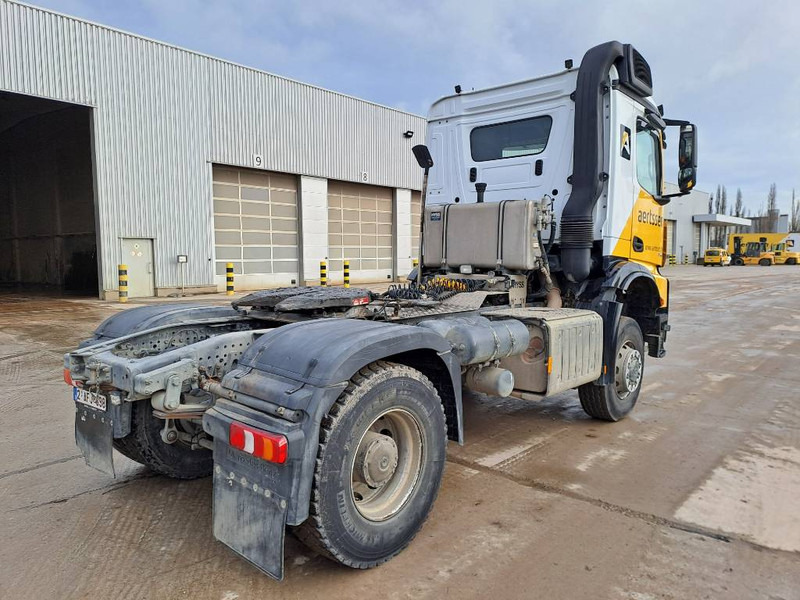 Mercedes-Benz Arocs 2045 - Vetopöytäauto: kuva Mercedes-Benz Arocs 2045 - Vetopöytäauto Mercedes-Benz Arocs 2045 - Vetopöytäauto: kuva Mercedes-Benz Arocs 2045 - Vetopöytäauto