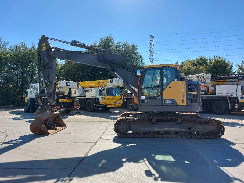 Volvo ECR 235 EL - Telakaivukone: kuva Volvo ECR 235 EL - Telakaivukone Volvo ECR 235 EL - Telakaivukone: kuva Volvo ECR 235 EL - Telakaivukone