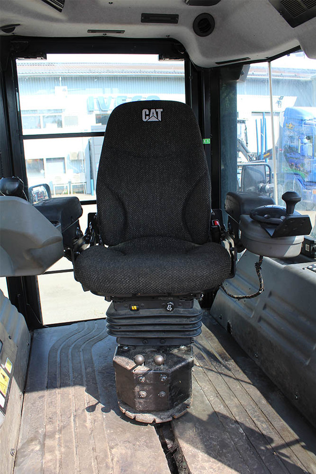 CATERPILLAR CD10 - Tiejyrä: kuva CATERPILLAR CD10 - Tiejyrä CATERPILLAR CD10 - Tiejyrä: kuva CATERPILLAR CD10 - Tiejyrä